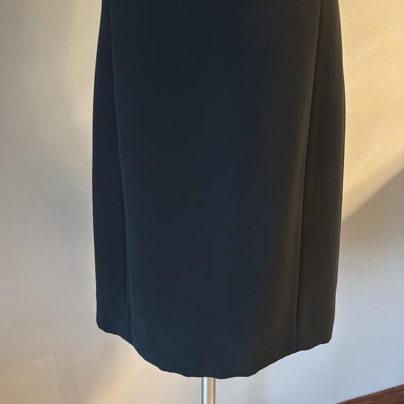 Jones New York staple Black sleeveless mini Dress sheath V neck zippered back 8 - Picture 3 of 12
